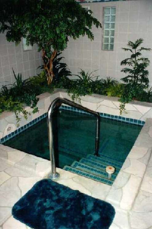 Mikvah Raizel — photo 1 of 4