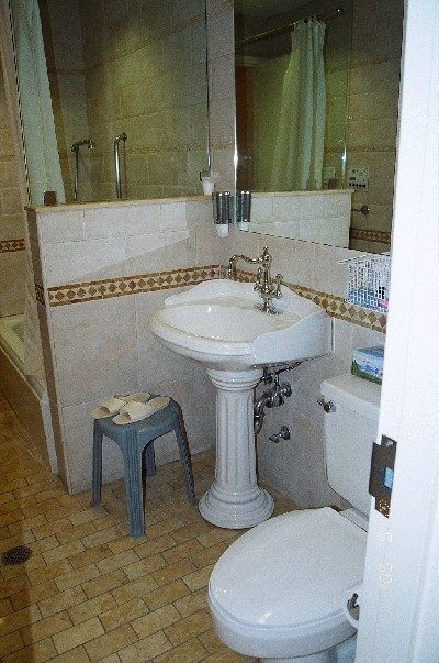 Mikvah Tahara of Cong. Yetev Lev Satmar — photo 1 of 14