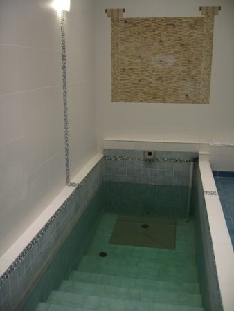 Mikvah Mei Menachem — photo 1 of 5